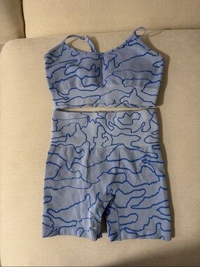 Blue camoflauge workout set